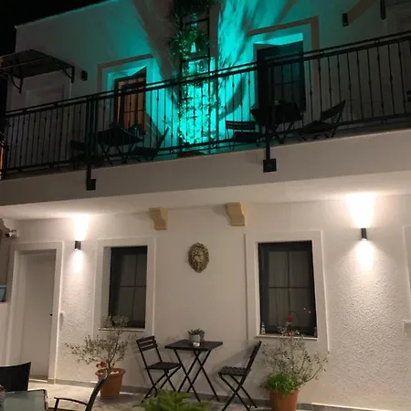 ベッド・アンド・ブレックファスト Arden's House