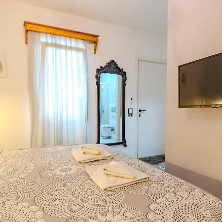 Arden's House B&B