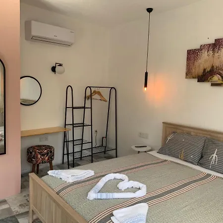 فندق مبيت وإفطار Arden's House بودروم