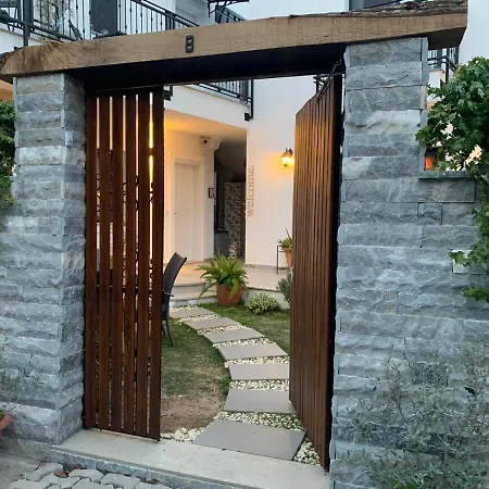 Arden's House Panzió Bodrum