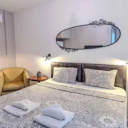 Arden's House Bed & Breakfast *