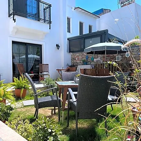 Couette-café Arden's House 4*