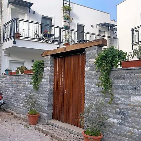 Arden's House بودروم