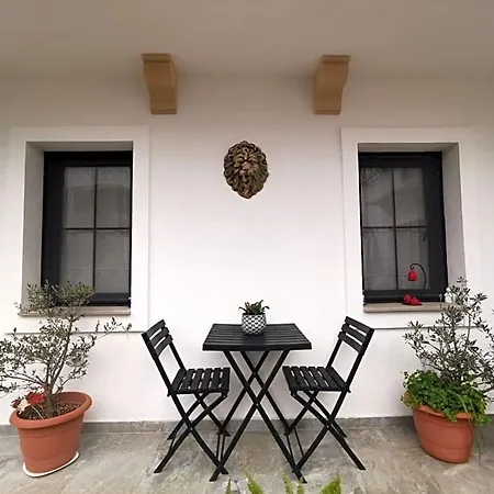 Arden's House Bed & Breakfast 4*